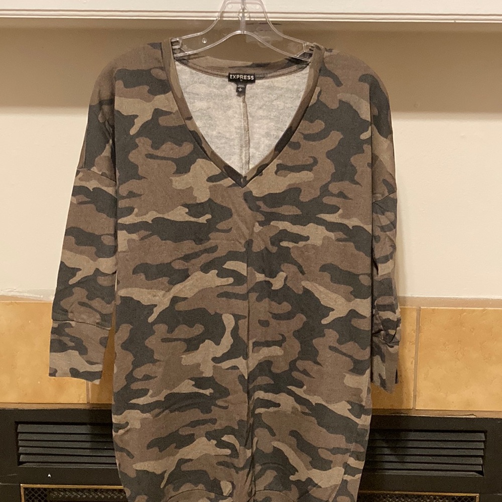 ⬛️ Express Women’s Tunic Length V-neck Sweater 3/4 Length Sleeves (size S)